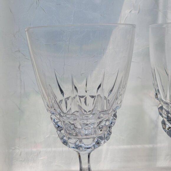 Vintage Crystal Wine Glasses Set Of 2 Elegant Cut Design 6.5" Tall - Picture 5 of 6